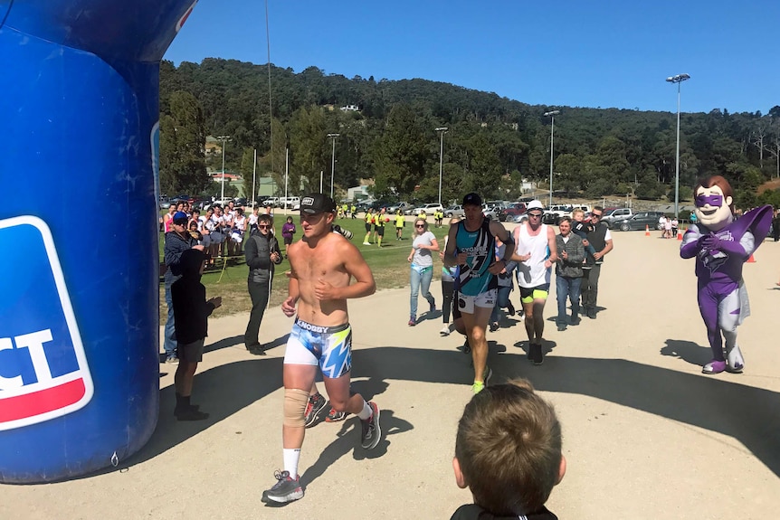 Tasmanian Brayden Hayes ran from Hobart to Burnie in underwear to raise money for charity April 1, 2017