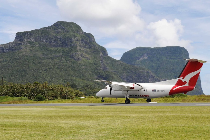 Qantaslink flight on the runway at Lord Howe Island