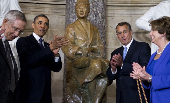 Rosa Parks honoured with statue at US Congress - ABC News