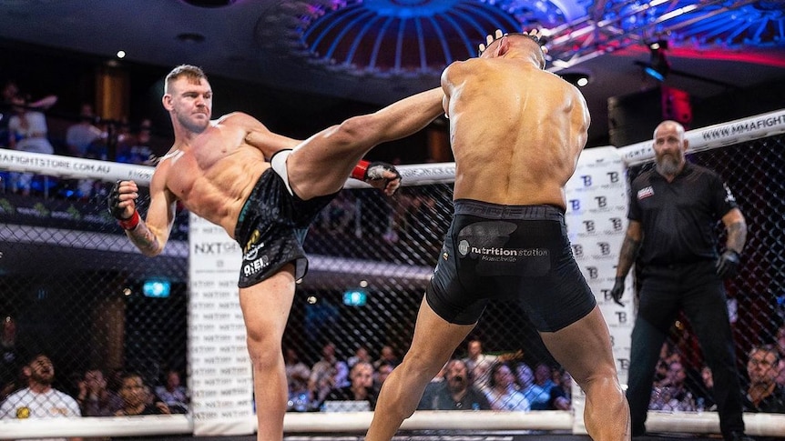 Tim Schultz, athlète de MMA du Queensland, se bat pour sa vie après avoir été infecté en Thaïlande