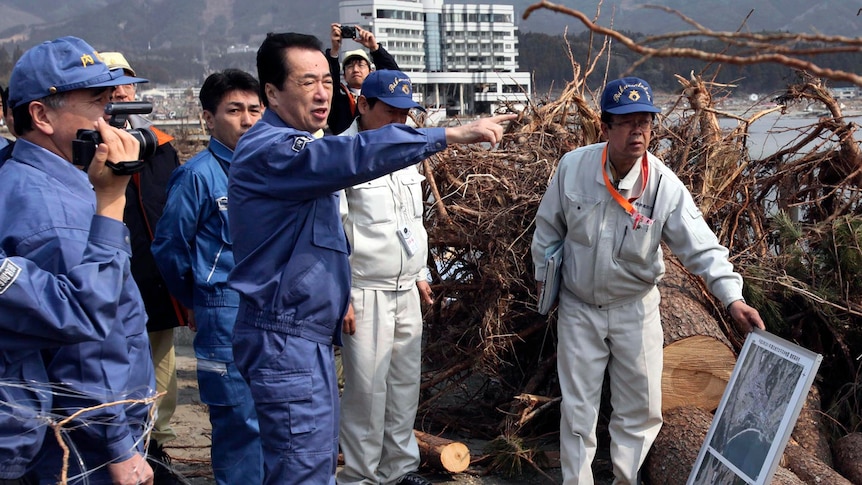 Naoto Kan visits tsunami-devastated Rikuzentakata.