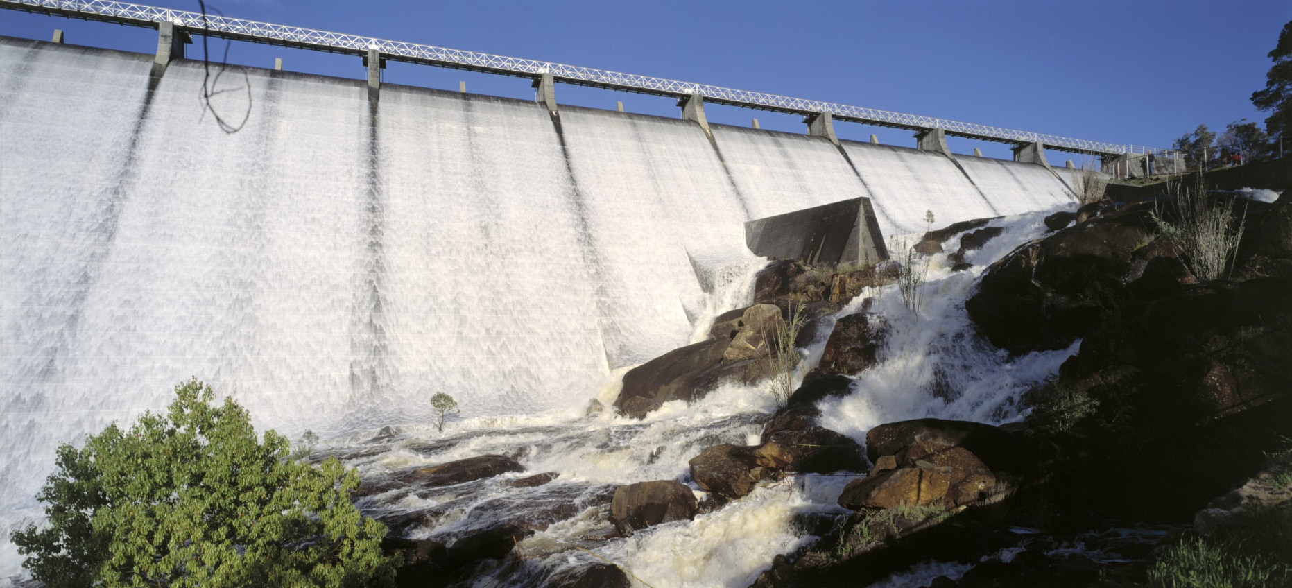 Perth looks back to the day when Mundaring Weir last overflowed