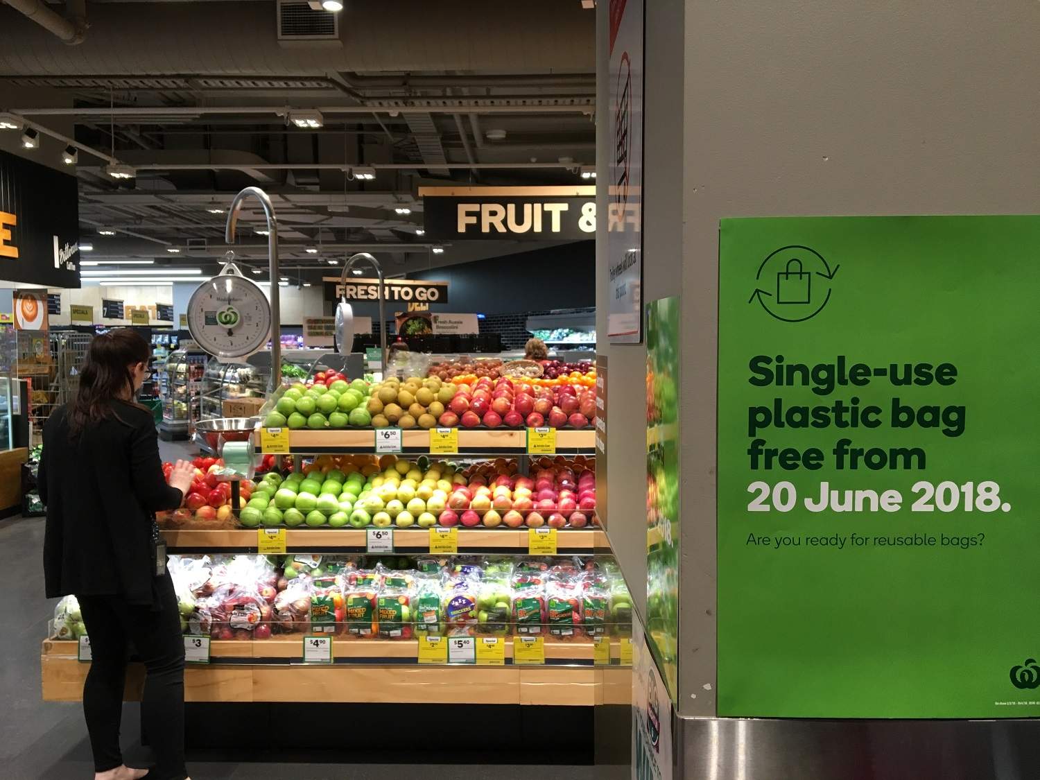 Plastic Bag Ban At Woolworths' Starts Today In Queensland — Here's What ...