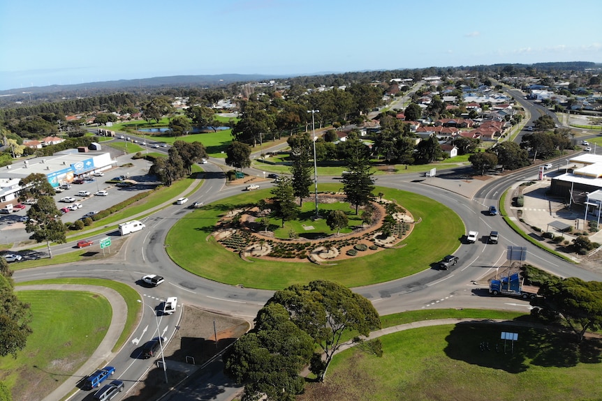 an aerial photo of a roundabout