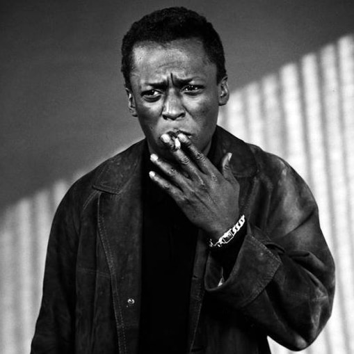 did quincy jones smoke cigarettes Jones, age 14. Used the cigarette as a prop so he could get into local nightclubs.Taken from his autobiography "The Complete Quincy Jones: My Journey and Passions" Quincy Jones Dead: Music Legend
