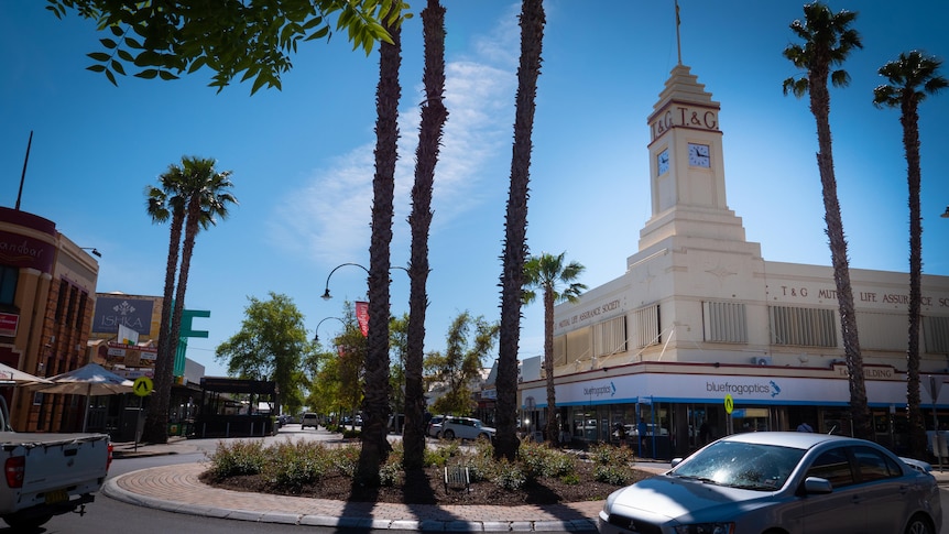 Mildura to remain in lockdown for another week after recording 34 new ...