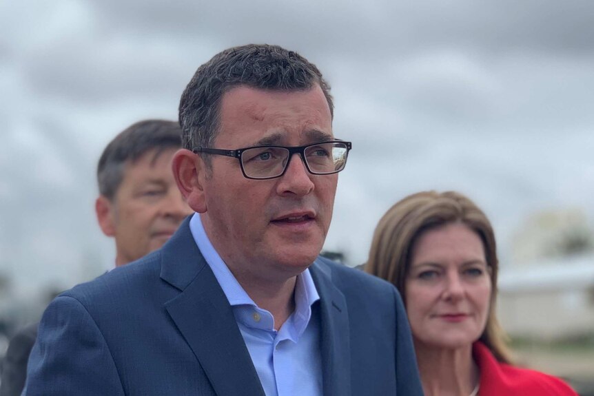 Premier Daniel Andrews announces Gippsland Lakes netting ban