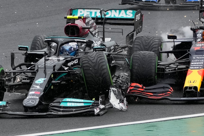 Valterri Bottas crashes into Sergio Perez