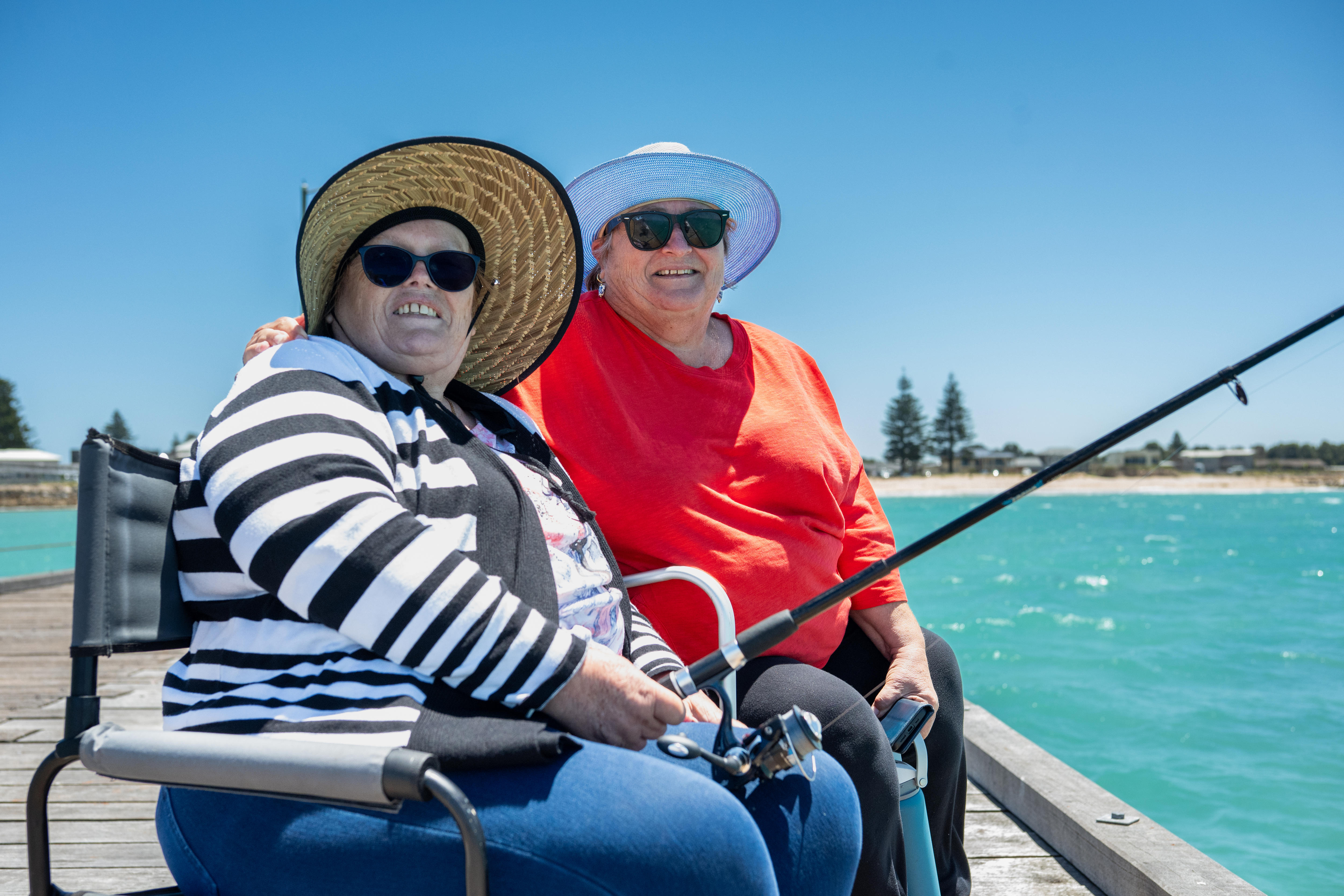 Algae fears boost business in unaffected SA tourist towns