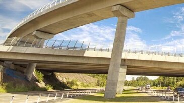 The Hunter Expressway includes 52 bridges.