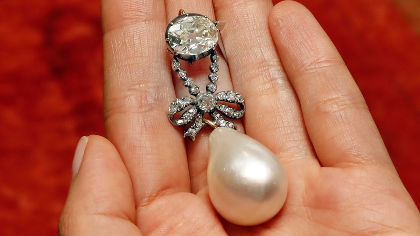 The Queen Marie Antoinette Pearl and diamond pendant.