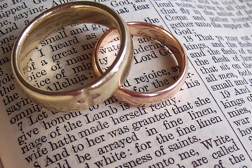 Wedding rings on Bible (www.sxc.hu: NatsPhotos)