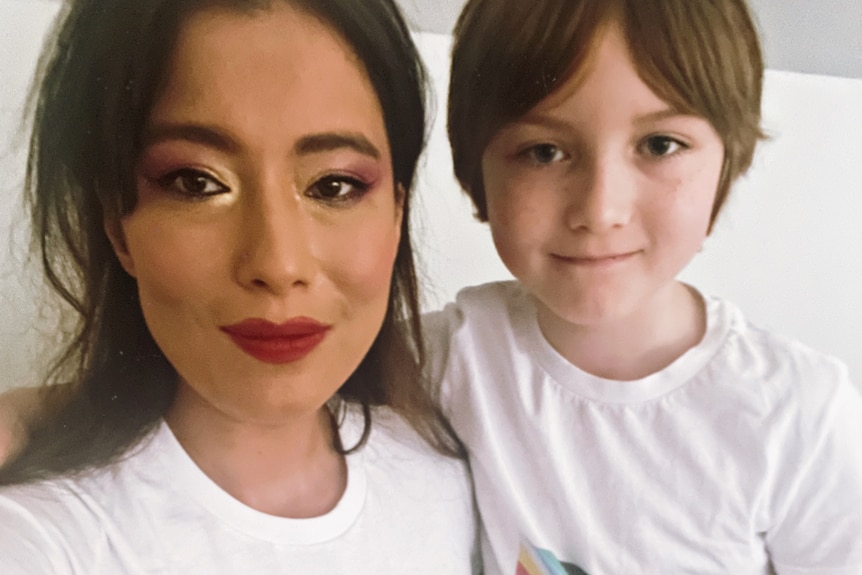 Elly-May and her son Dylan take a selfie together.