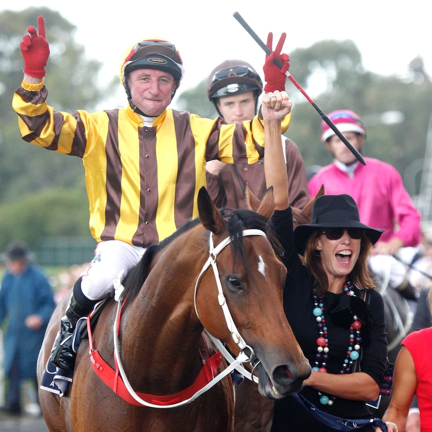 Jim Cassidy returns to scale aboard Steps In Time