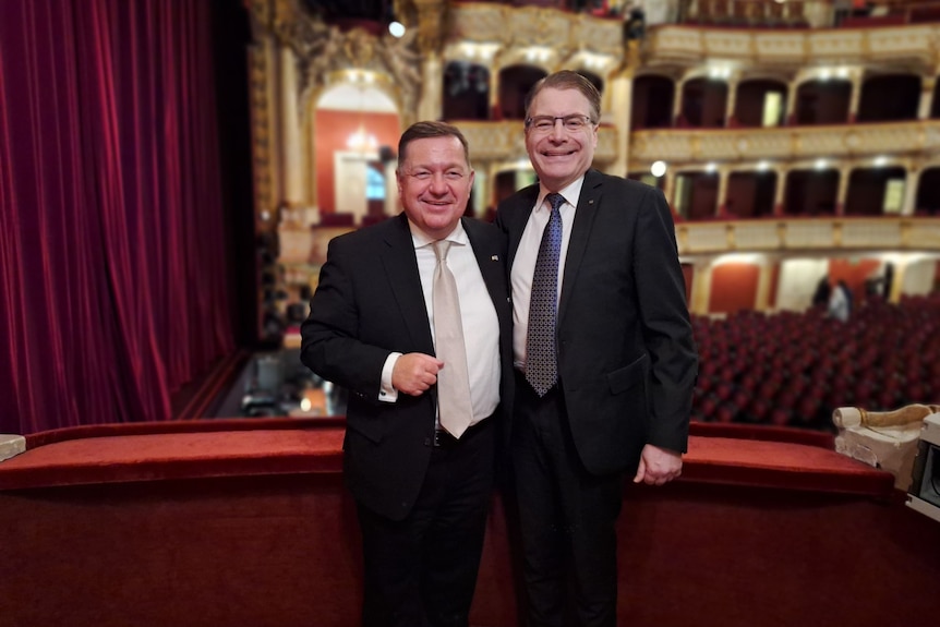 Chris Field PSM, and Minister Werner Amon at the opening night of Il Cappelo di paglia di Firenze in the Graz Opera House.