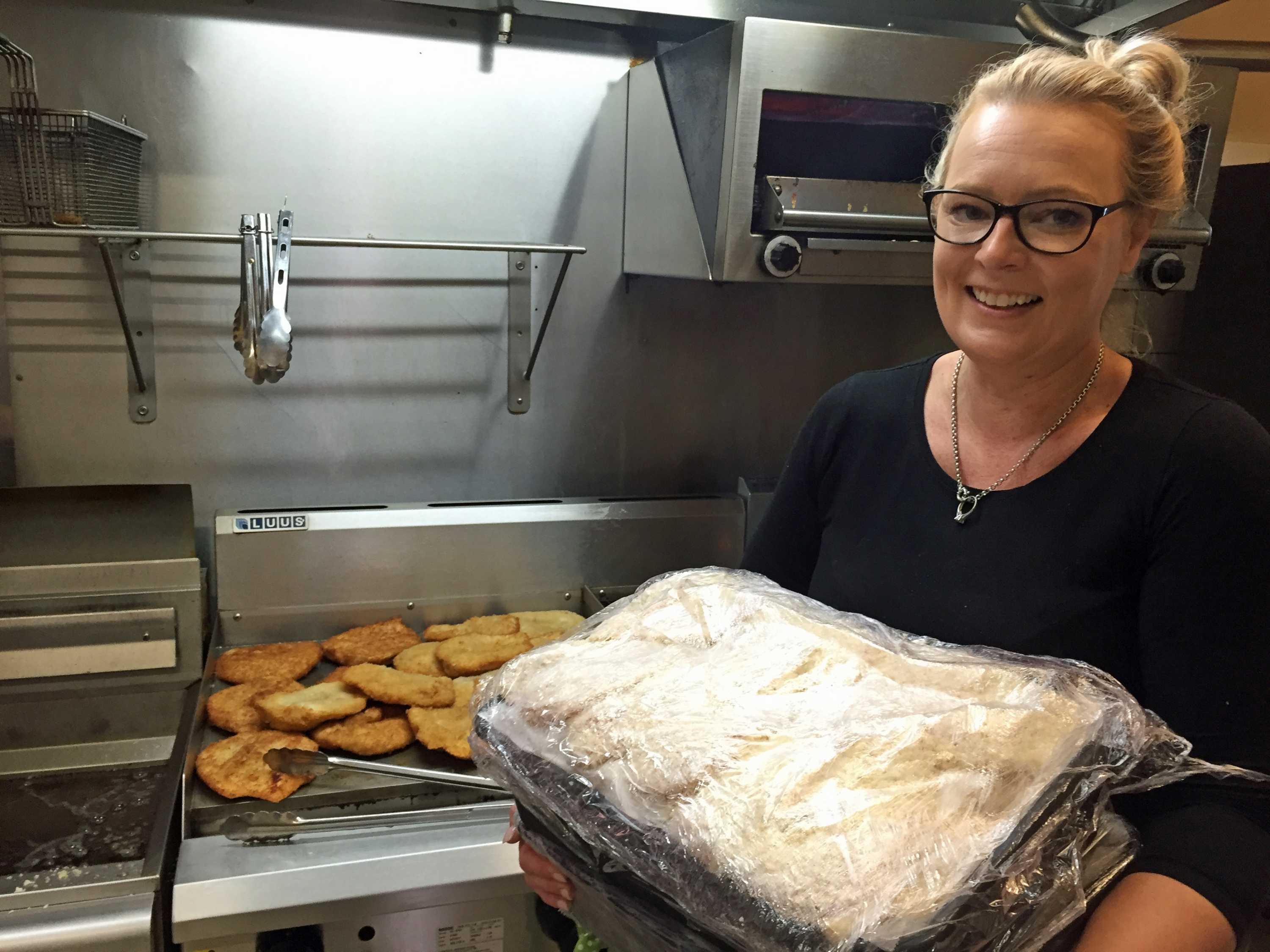 Glengarry Hotel chef Emma Farley cooking parmas