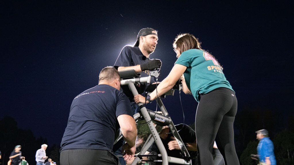 Former rugby player walks 100m after tackle that paralysed him - ABC News