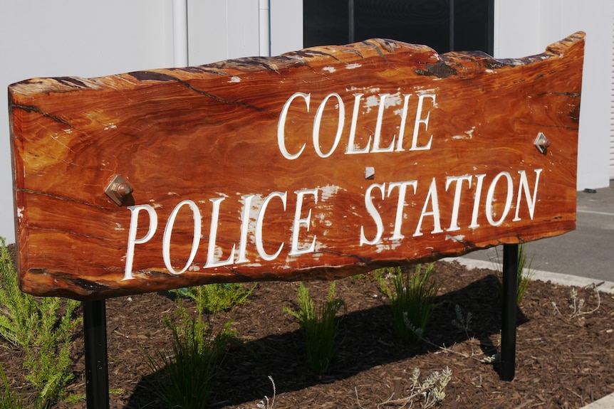The front sign of Collie Police Station.