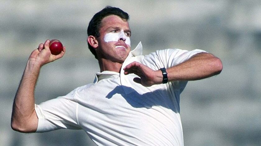 Former Test bowler Craig McDermott has resigned as Australia's pace bowling coach.