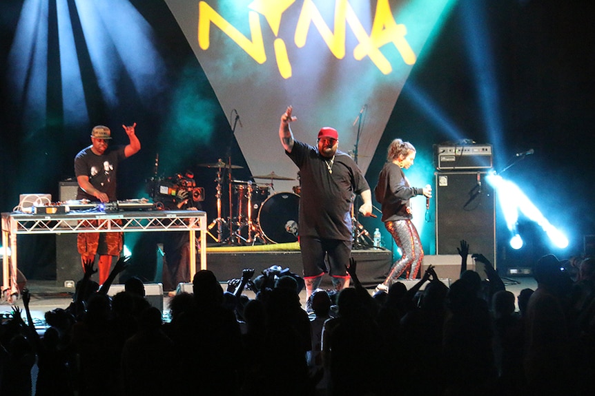 Briggs and Caiti Baker onstage at the NIMA concert in Darwin.