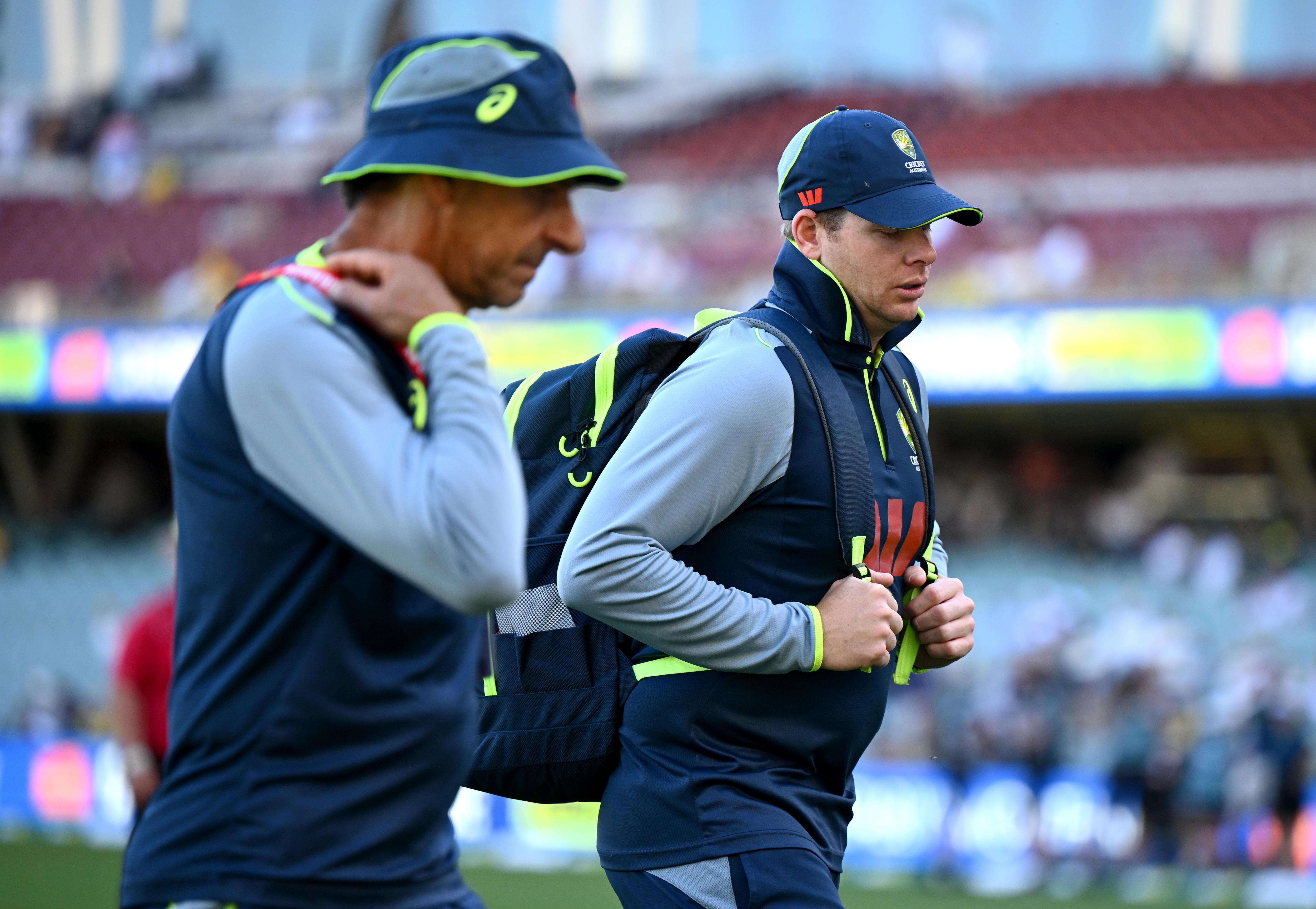 Live: 'Unwell' Steve Smith missing third Ashes Test, leaving Adelaide Oval before play