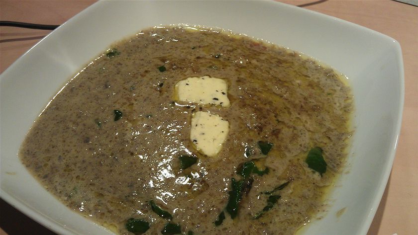 Mushroom and spinach soup - ABC Everyday