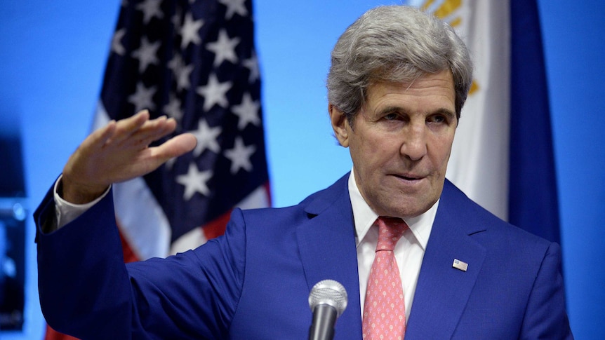 US Secretary of State John Kerry (L) gestures during a joint press conference in Manila, the Philippines, July 27, 2016.