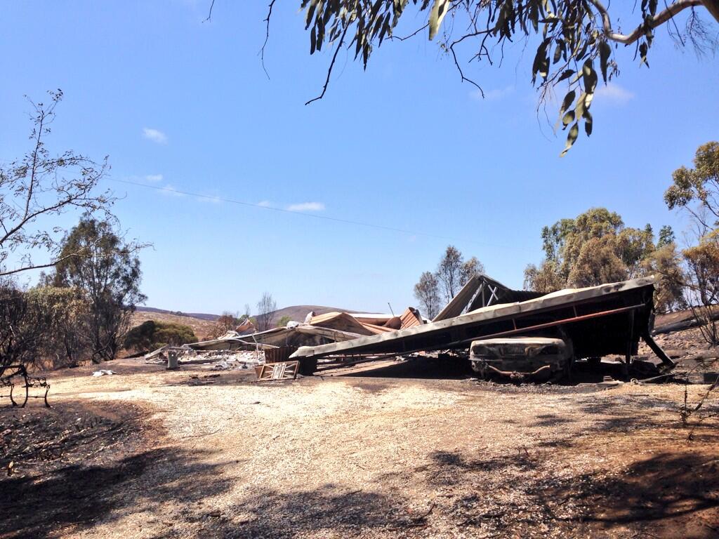 Bushfires: Fire In Grampians, Victoria, Still Out Of Control; Four ...