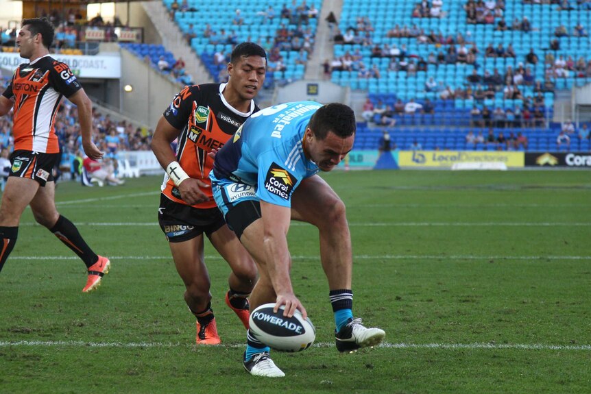 Takairangi runs one through Tigers