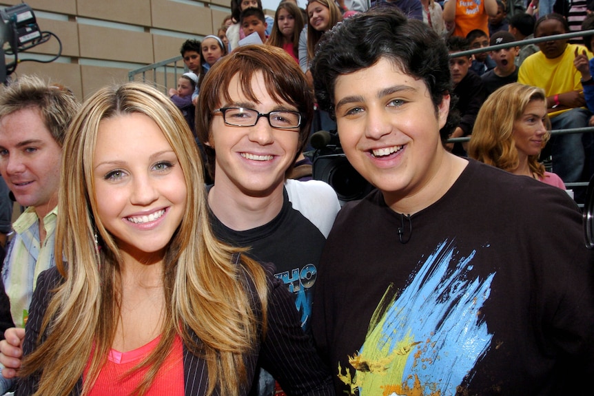 Amanda Bynes, Drake Bell and Josh Peck at the 2004 Nickelodeon Kids' Choice Awards.