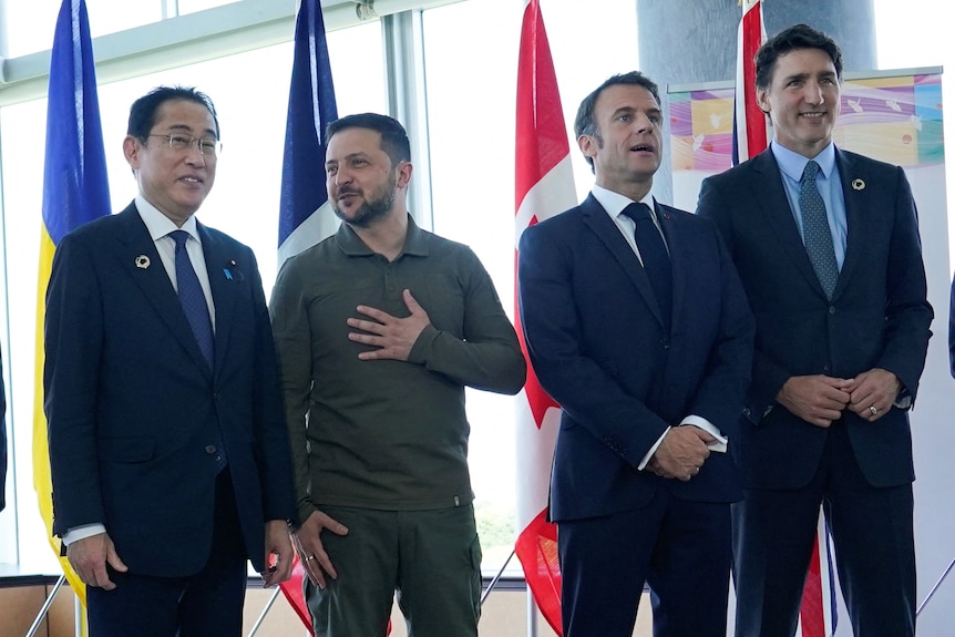 Volodymyr Zelenskyy with Kishida, Macron and Trudeau 