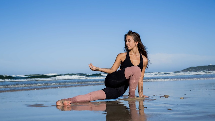 Lara practising Reverse Skandasana, which features in this juicy class targeting the hips.