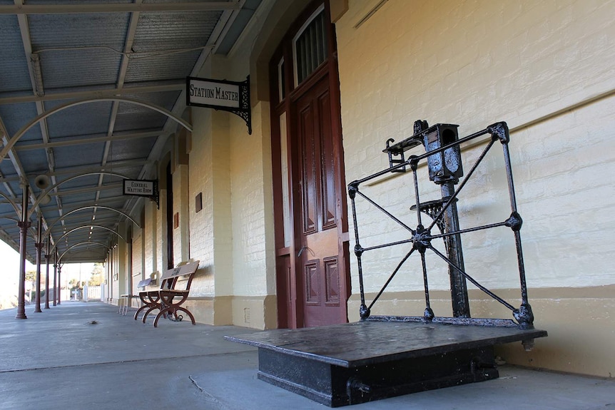 Cooma railway station platform