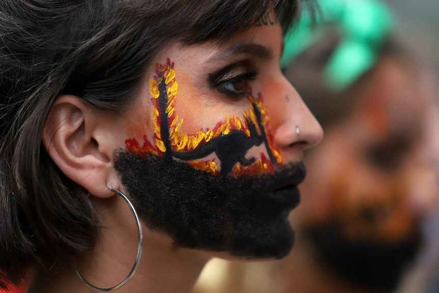 Demonstrators outside the Australian embassy in Argentina over the bushfires, January 10, 2020.