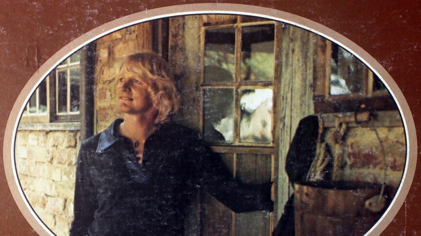 The rear cover photo of Paul O’Gorman Poet And The Painter LP (1978)