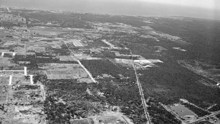 Aerial shot over Wanneroo Road, Balga and Balcatta shows the area in 1967.