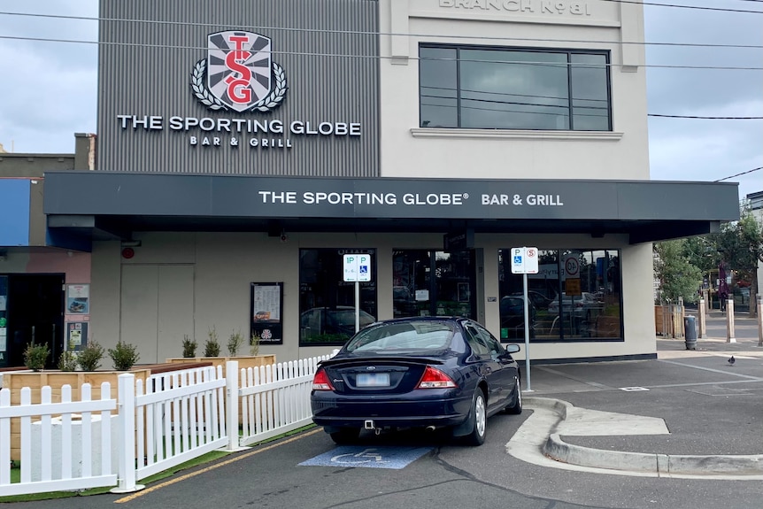 The front entrance to the Sporting Globe in Mordialloc
