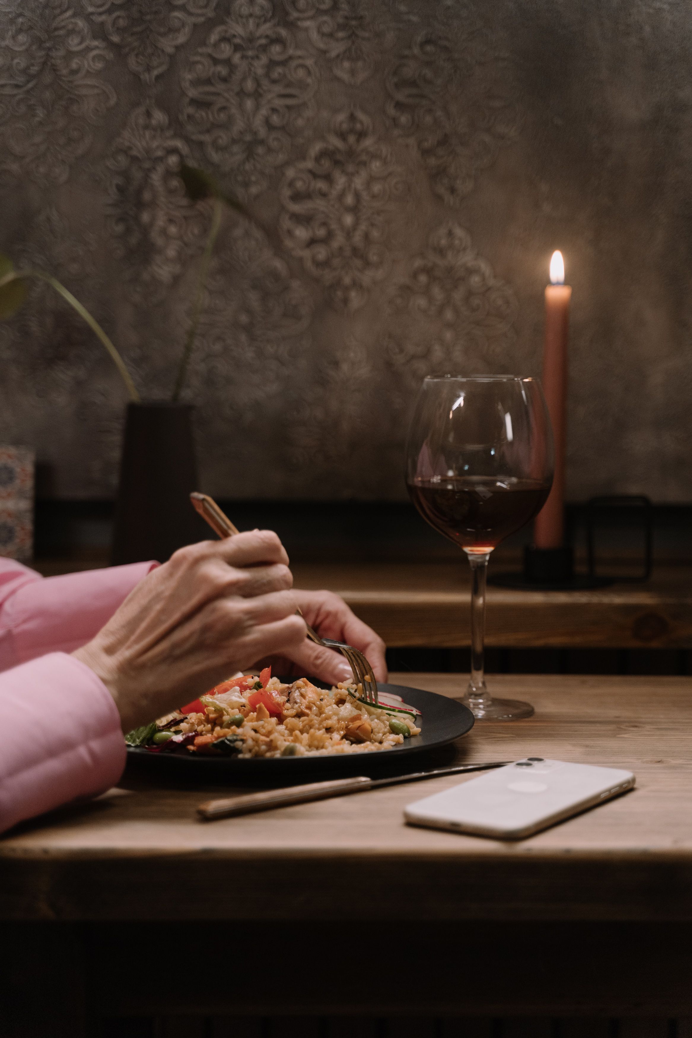Table for one — The singular pleasure of eating alone