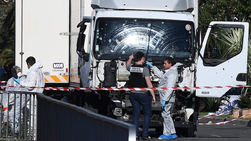 Forensic officers look for clues near truck in Nice, July 15 2016