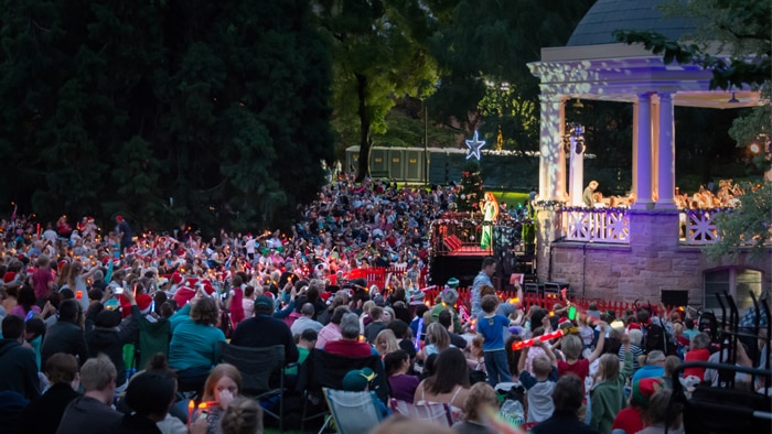 Crowd at Hobart's Carols By Candlelight concert in 2015.