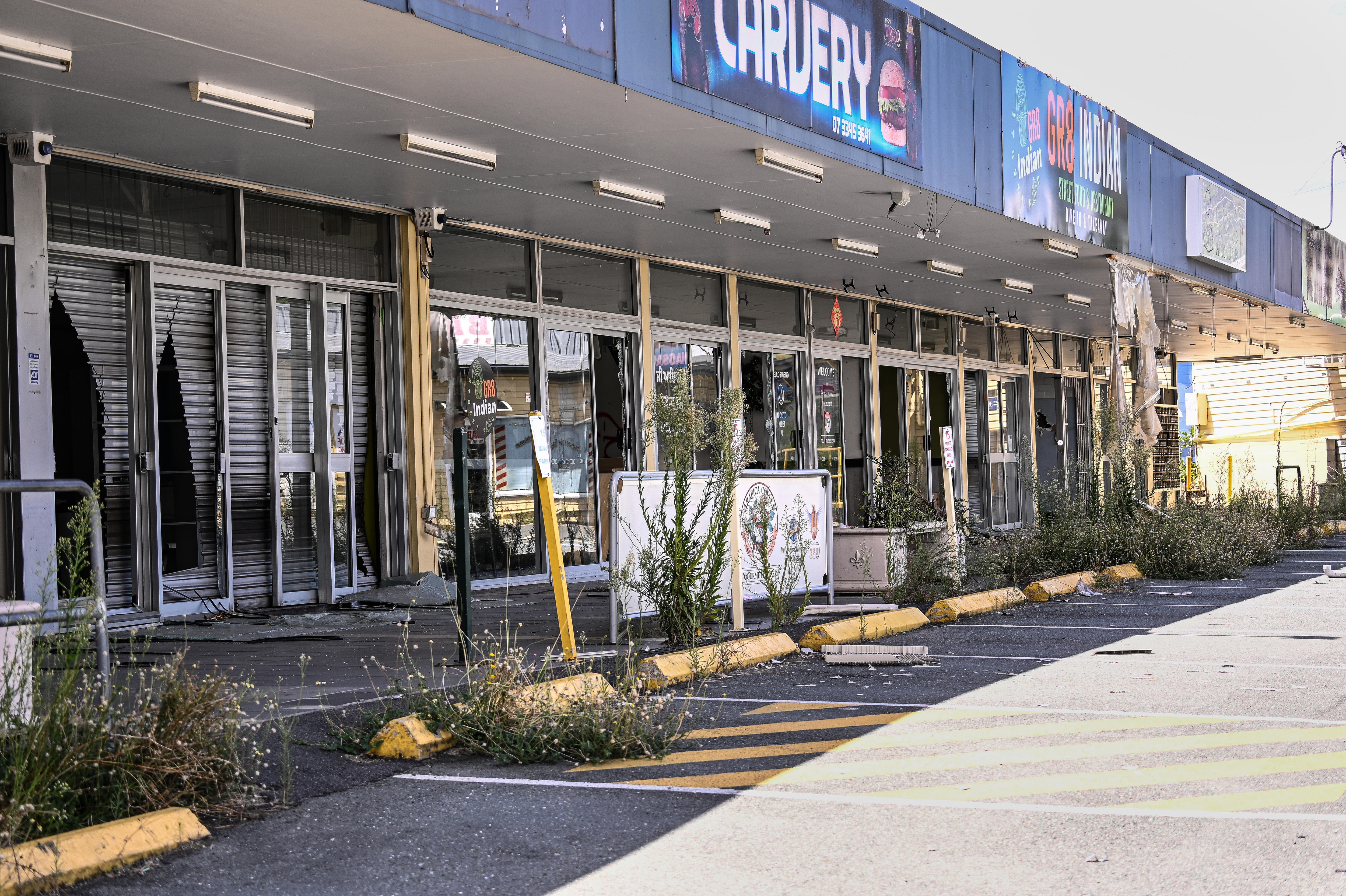 Un centro comercial decadente