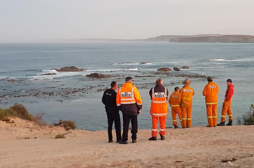 SES and CFS crews help in the search for a man in his 50s who went missing in the waters off Hall Bay on the Eyre Peninsula