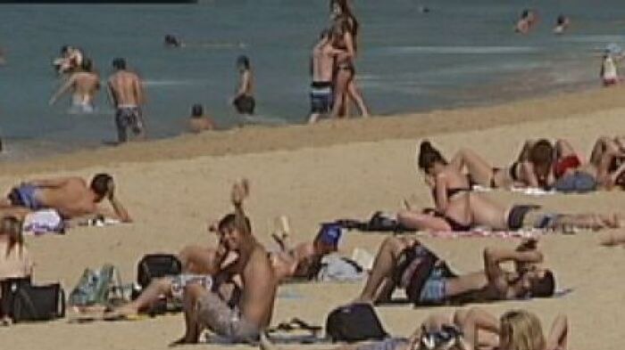 Node Beaches In Texas - Melanoma rates for under 40s falling in Queensland, study finds - ABC News