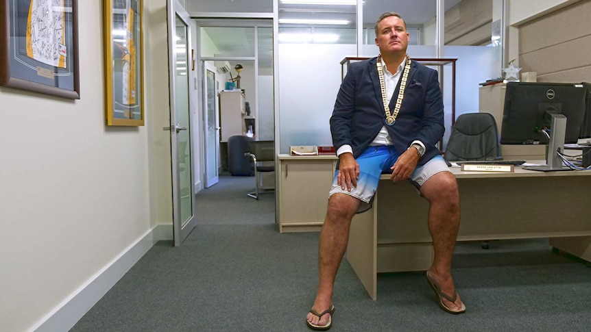 Regional Mayor will not ban shorts and thongs on Australia Day