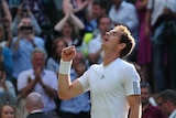 Murray advances again at Wimbledon