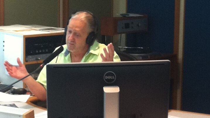 Tim Holt speaking to Premier Mike Baird on ABC South East Mornings.