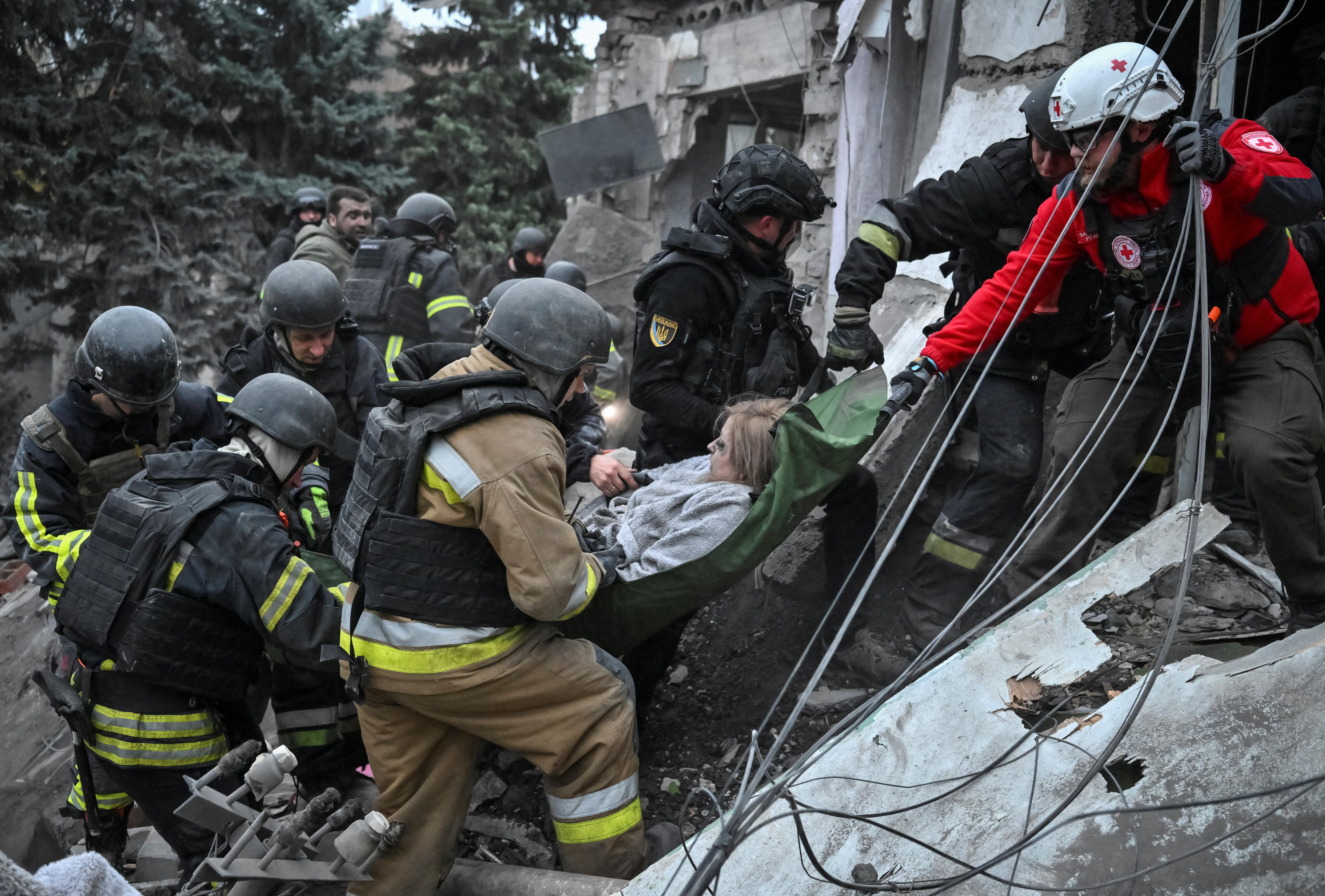 Russian attacks kill at least seven people in Ukraine after Trump-Putin diesel deal
