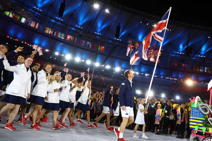 Andy Murray leads out Team GB