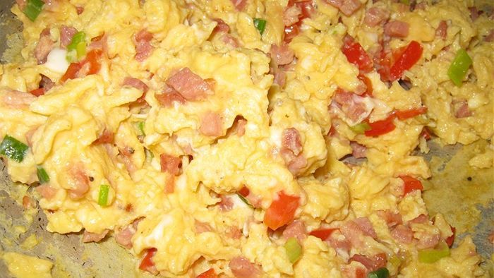 Scrambled eggs and ham - ABC Everyday