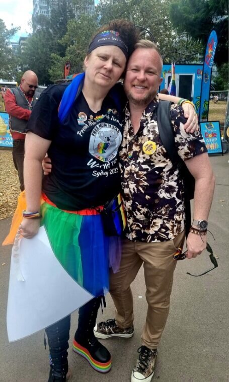 Lyn Sahyoun giving free hugs